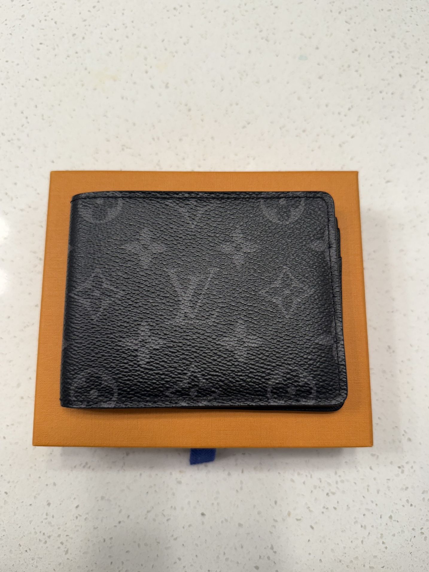 Louis Vuitton Wallet (men)