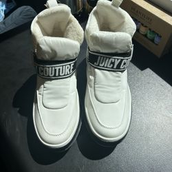 Juicy Couture White Ankle Fur Boots