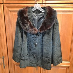 Vintage Black Crushed Velvet Jacket with Fox Fur Collar