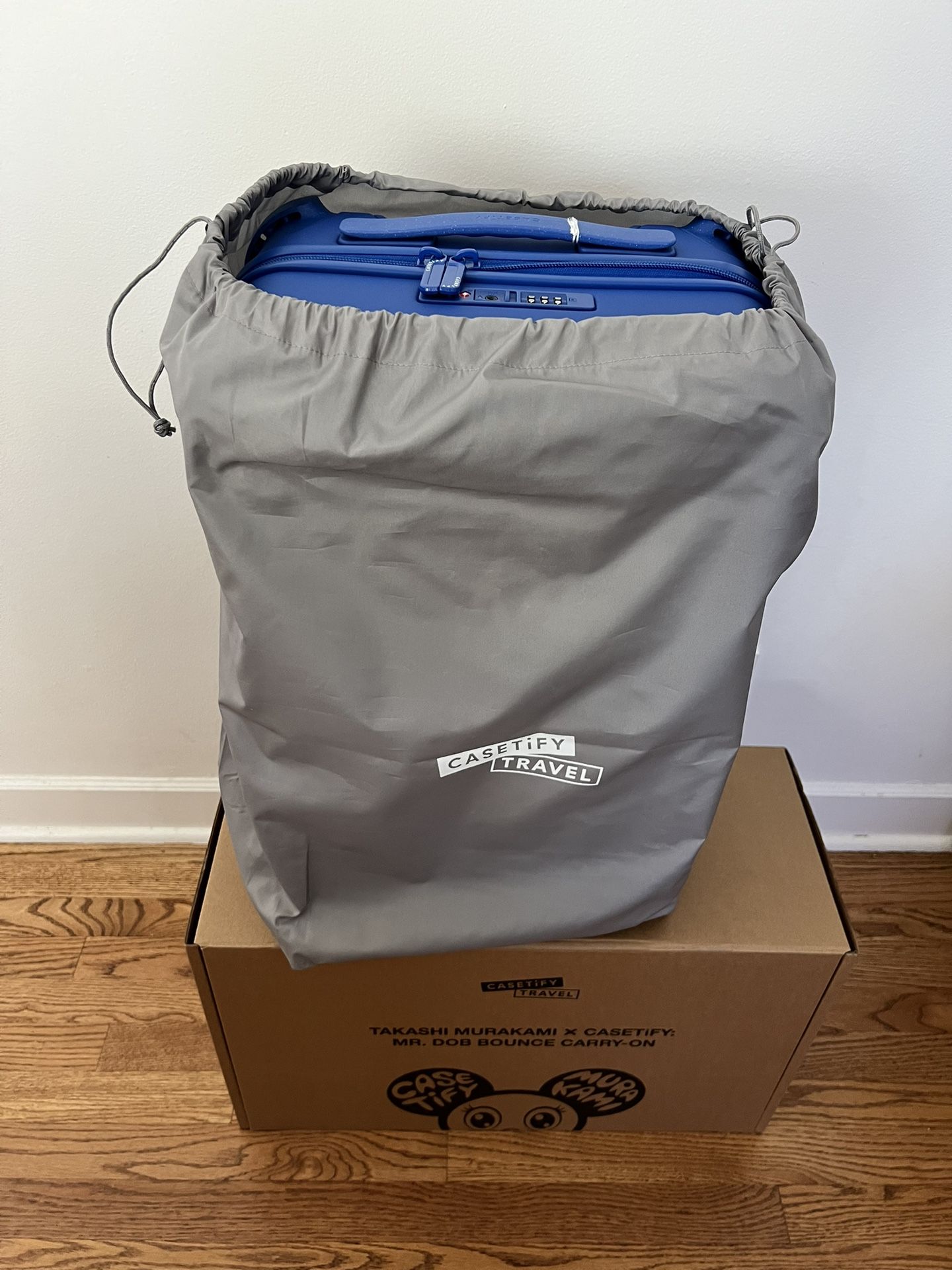 CASETIFY x TAKASHI MURAKAMI MR. DOB BOUNCE CARRY ON TRAVEL SET