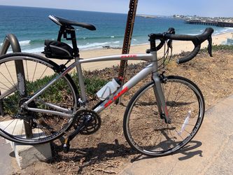 KHS Flite 280.   16 speed 52c lightweight aluminum frame