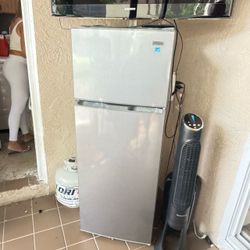 Mini fridge