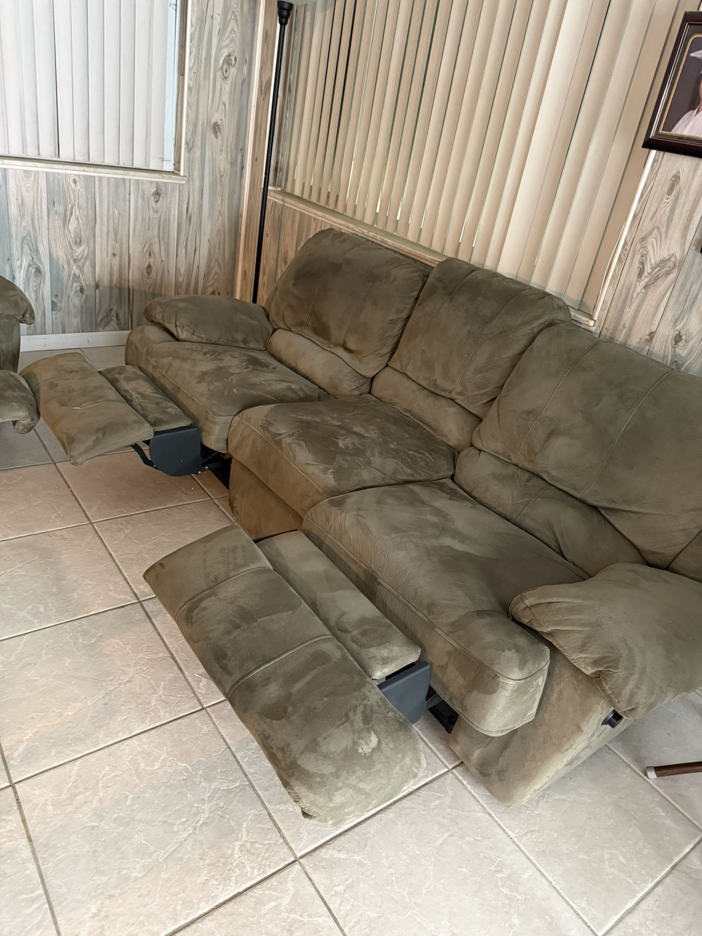 2-Piece Microfiber Couch With 4 Recliners