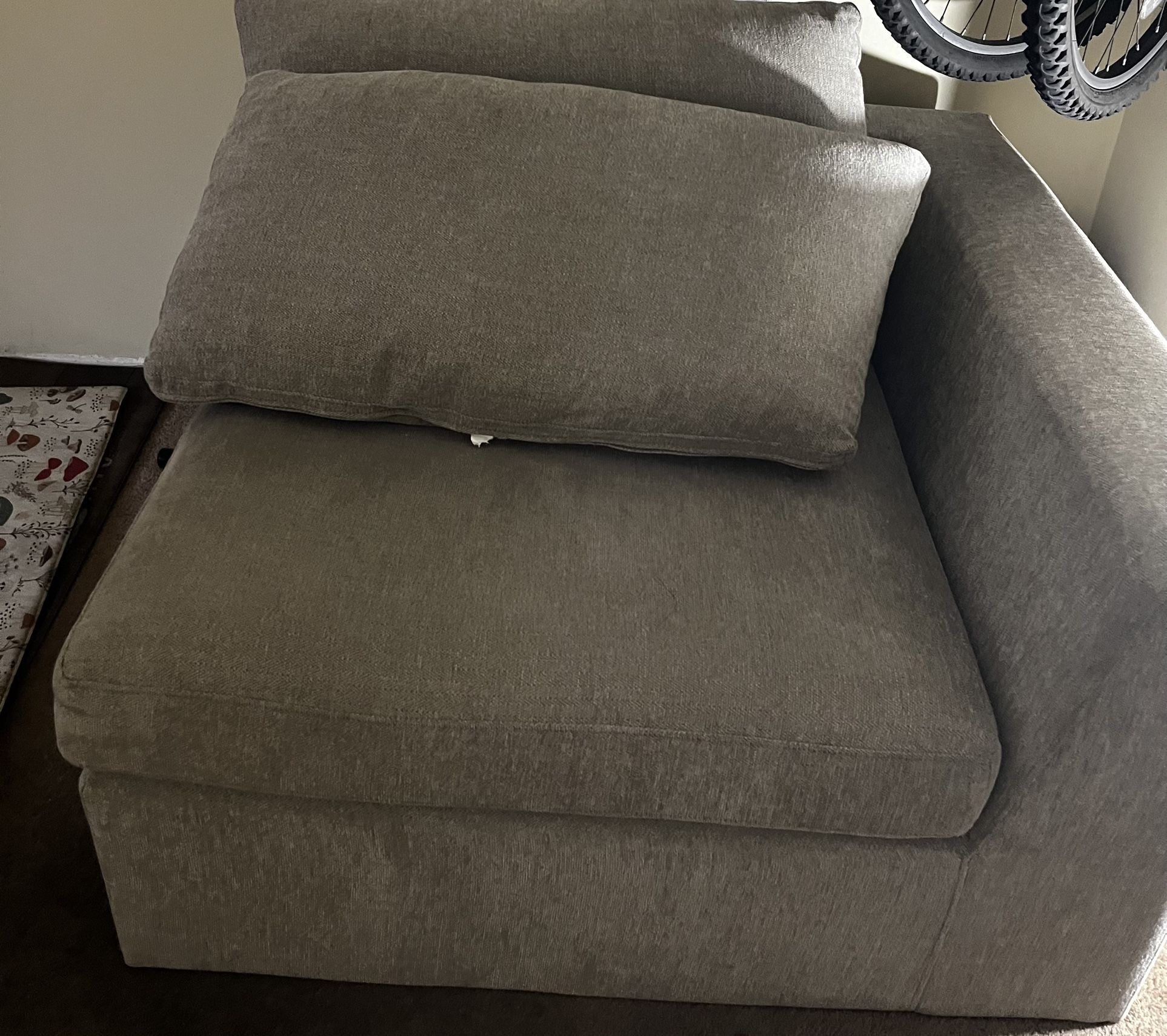 Loveseat (single)