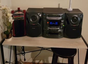 Panasonic CD Stereo