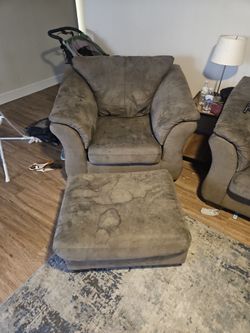 Couch chair with ottoman