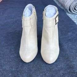 Woman’s Dress Shoes Size 11