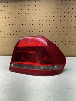 2012 - 2015 VW PASSAT - Passenger Side Tail Light OEM 