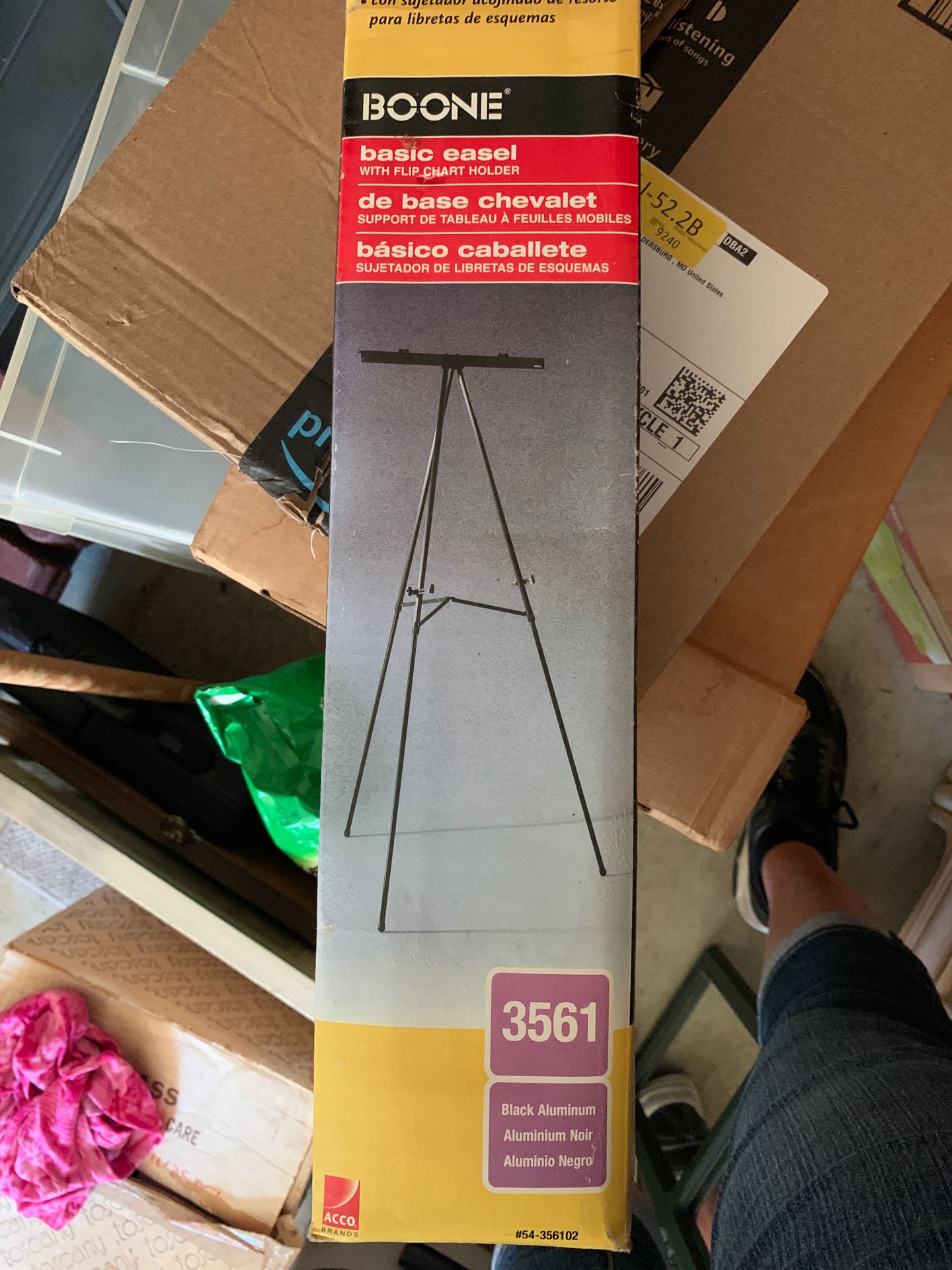 Easel with flip chart holder