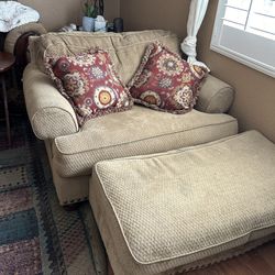Oversize Accent chair with ottoman