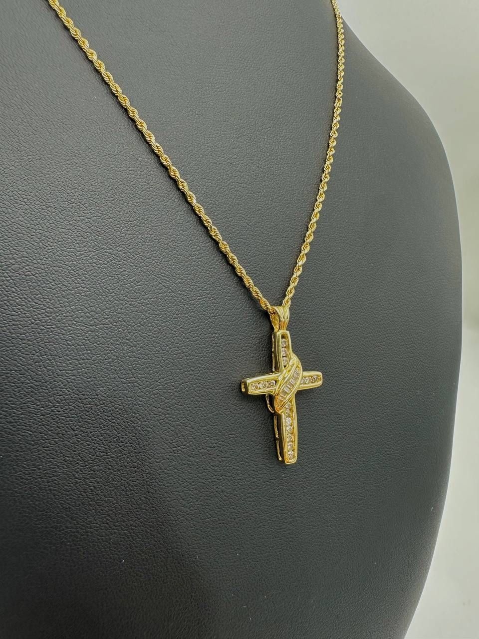 14k Yellow Gold Diamond Religious Cross w/ Rope chain 9.2 grams 21"