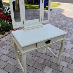 Makeup Desk With Drawer And 2 Folding Side Mirror 
