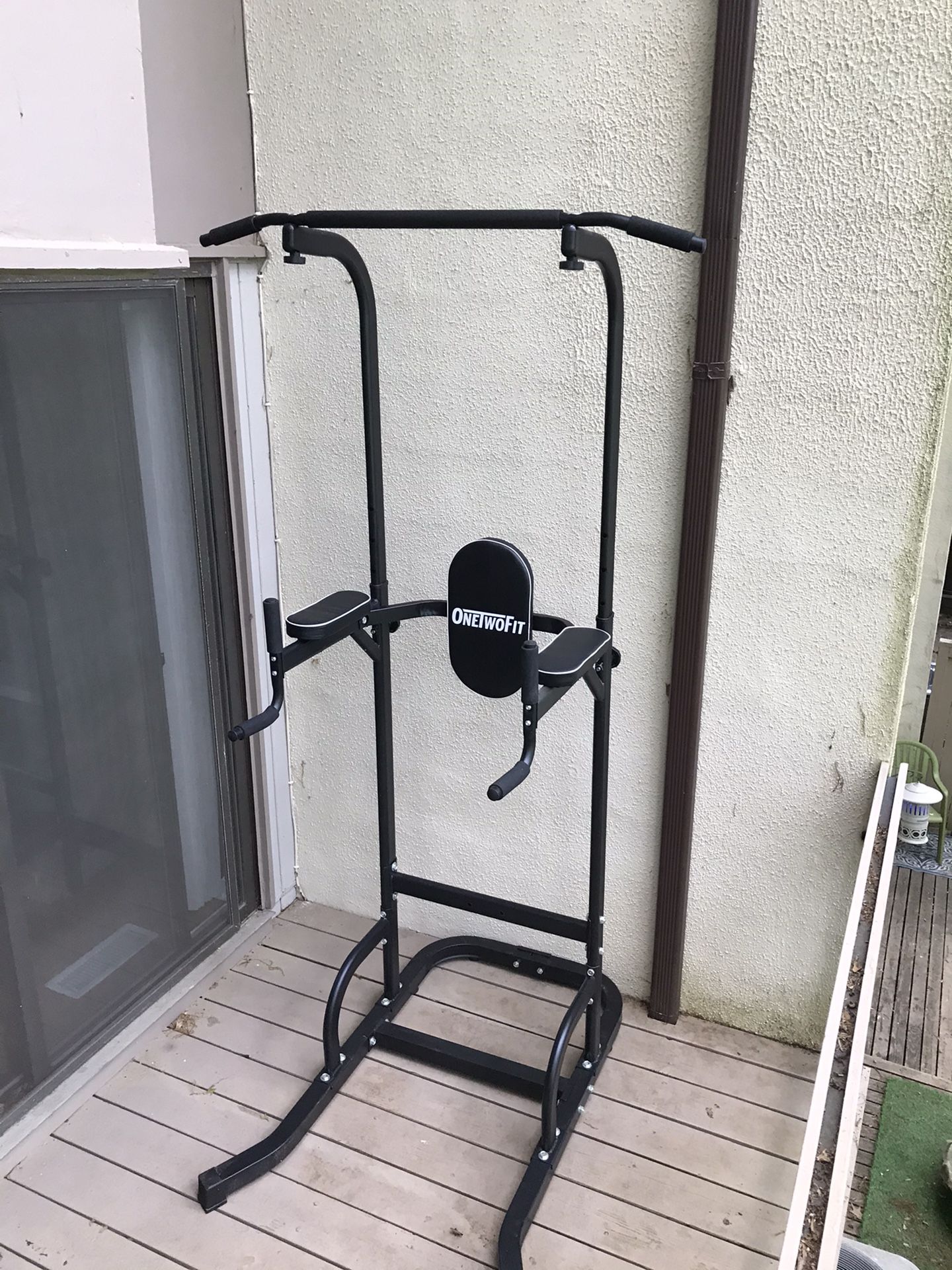 Power Tower Standing Pull-up/Dip Bar/Ab Workout