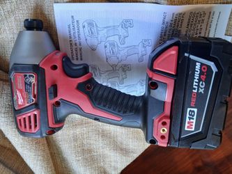 18v Milwaukee lmpact Drill And battery 4.0ah