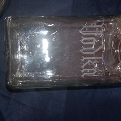 DECANTER BOTTLES w PUMP