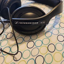 Sennheiser HD202 Wired Headphones