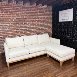 Delivery Available Henredon beige sofa couch w reverse chaise retails 950