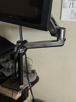 Wacom tablet Cintiq 22HD with Ergotron Arm