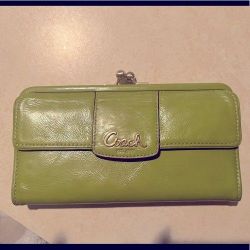Beautiful Vintage COACH Green Patent Leather Wallet