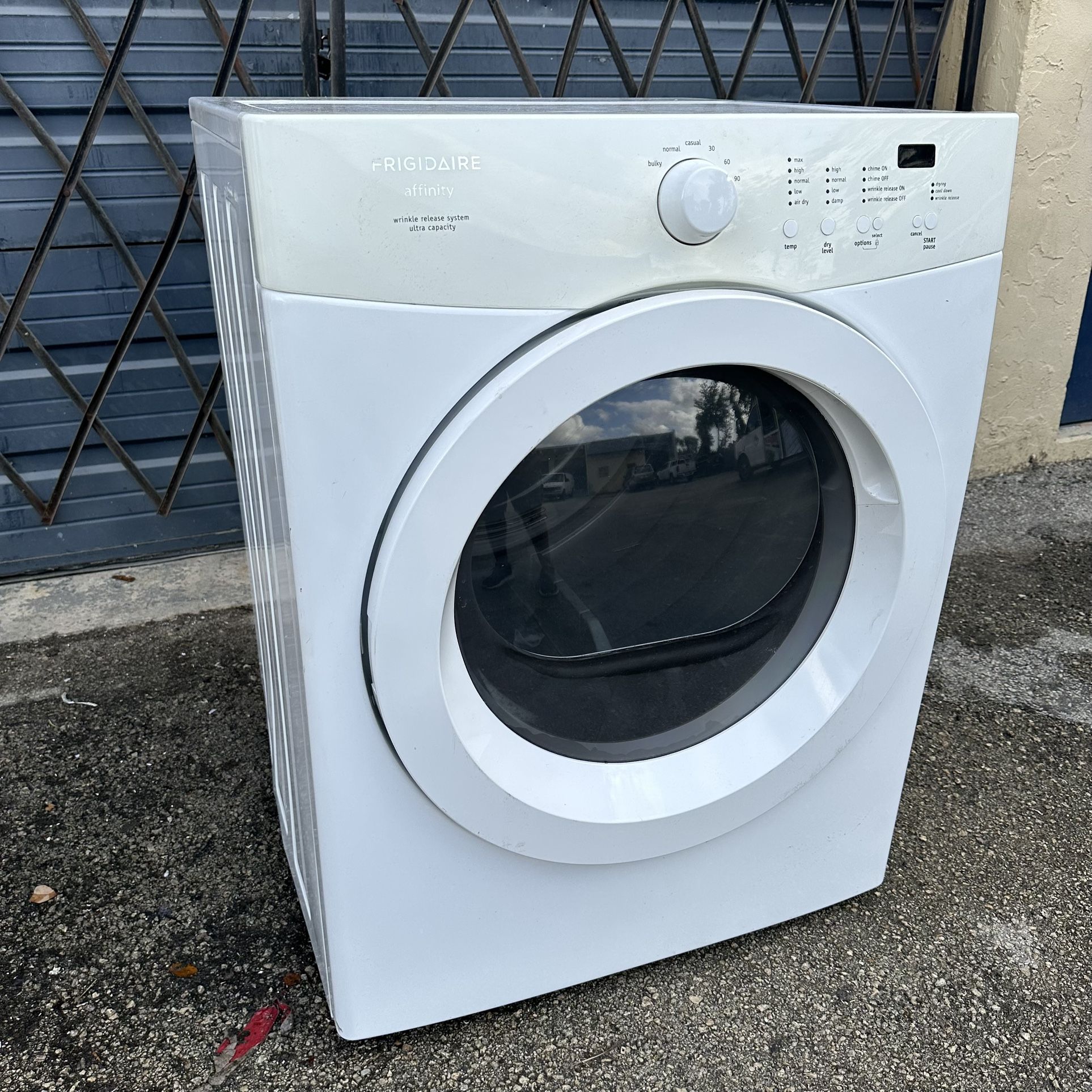 Dryer Frigidaire (FR€€ D£LIV£R¥ & INSTALLATION)