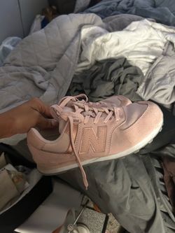 4 pair of shoes . new balance, jordans & dunks