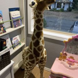 Giant Giraffe 