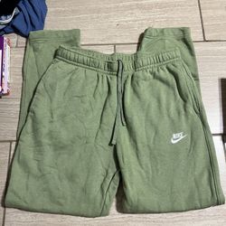brand new green nike sweats 