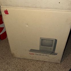 1984 Apple Macintosh Plus With Original Box 