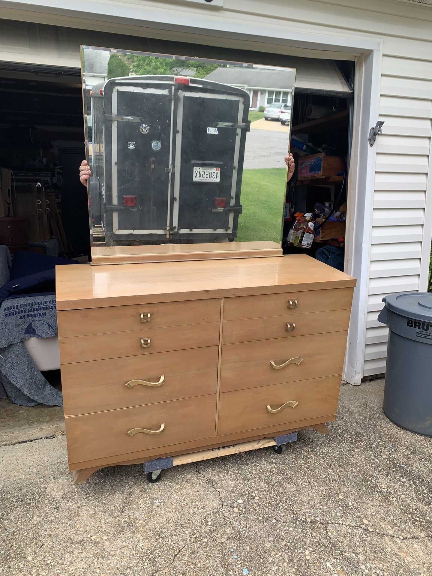Beautiful 1950 MCM Six Drawer Dresser With Mirror