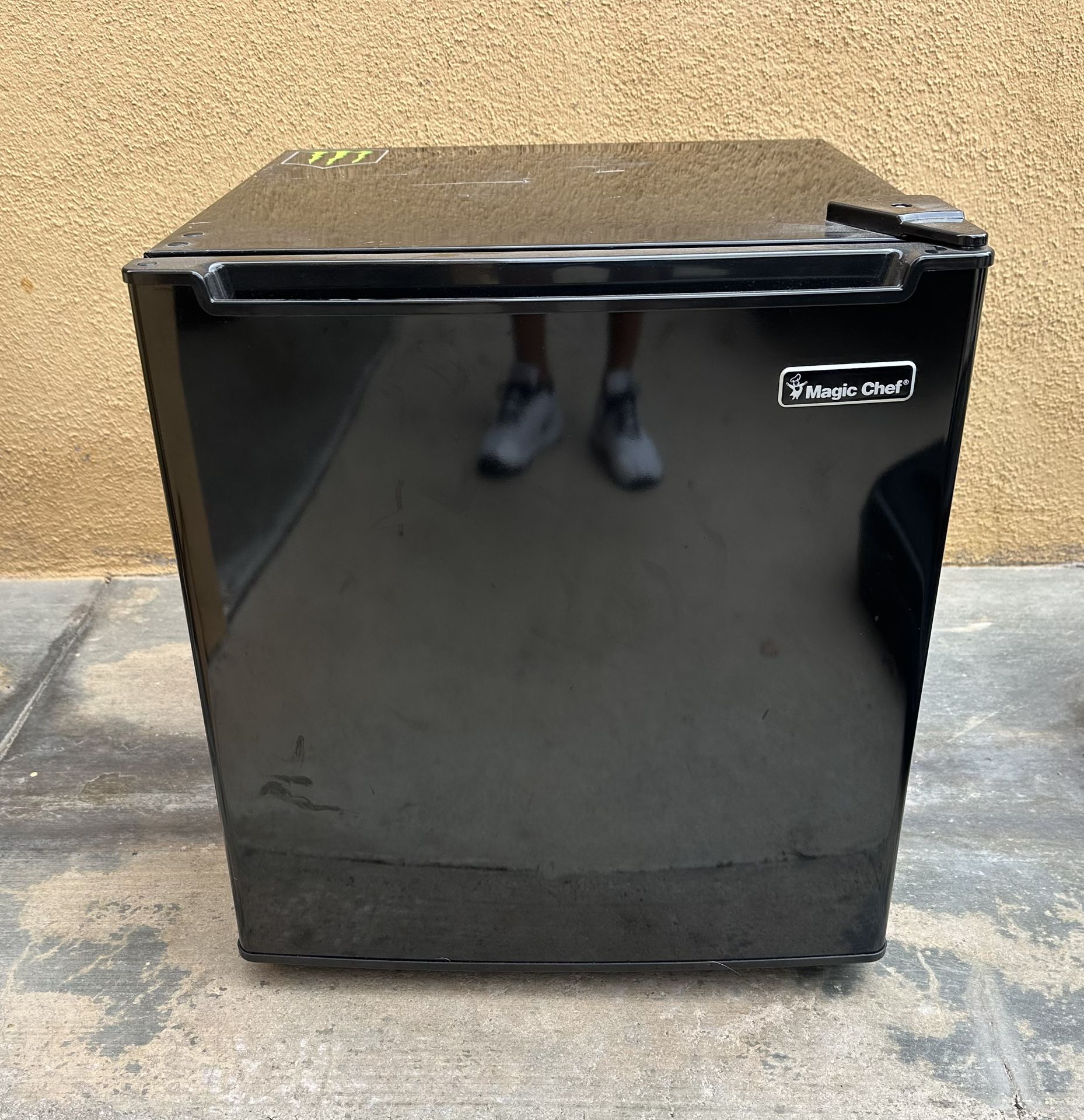 Magic Chef 1.7 Cubic Feet Mini Refrigerator