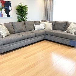Delivery Available 🚚 Grey Sectional