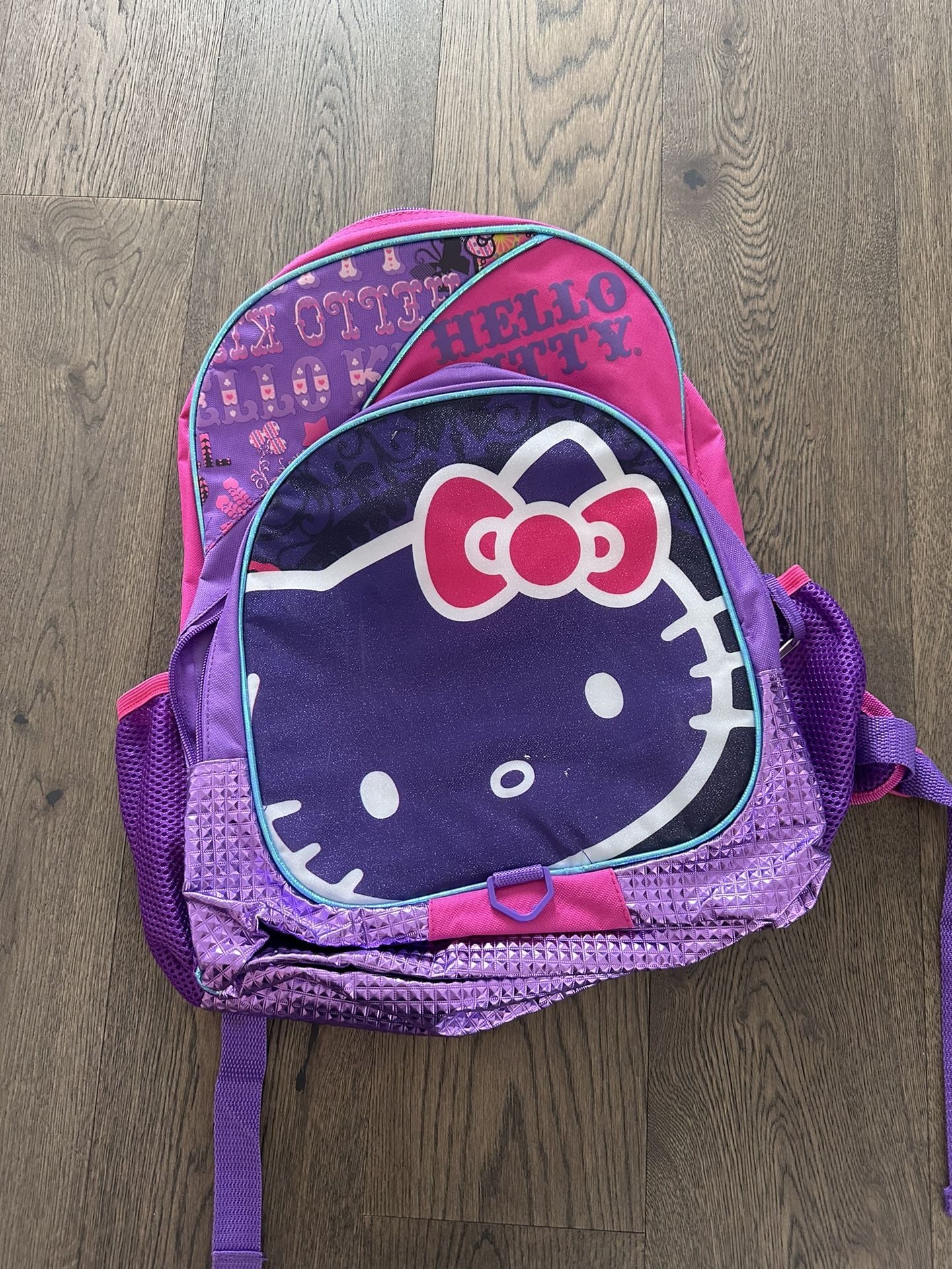 Girls hello kitty backpack (elementary school) 