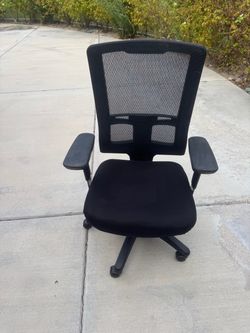 Title: ULINE Ergonomic Mesh Office Chair – Black