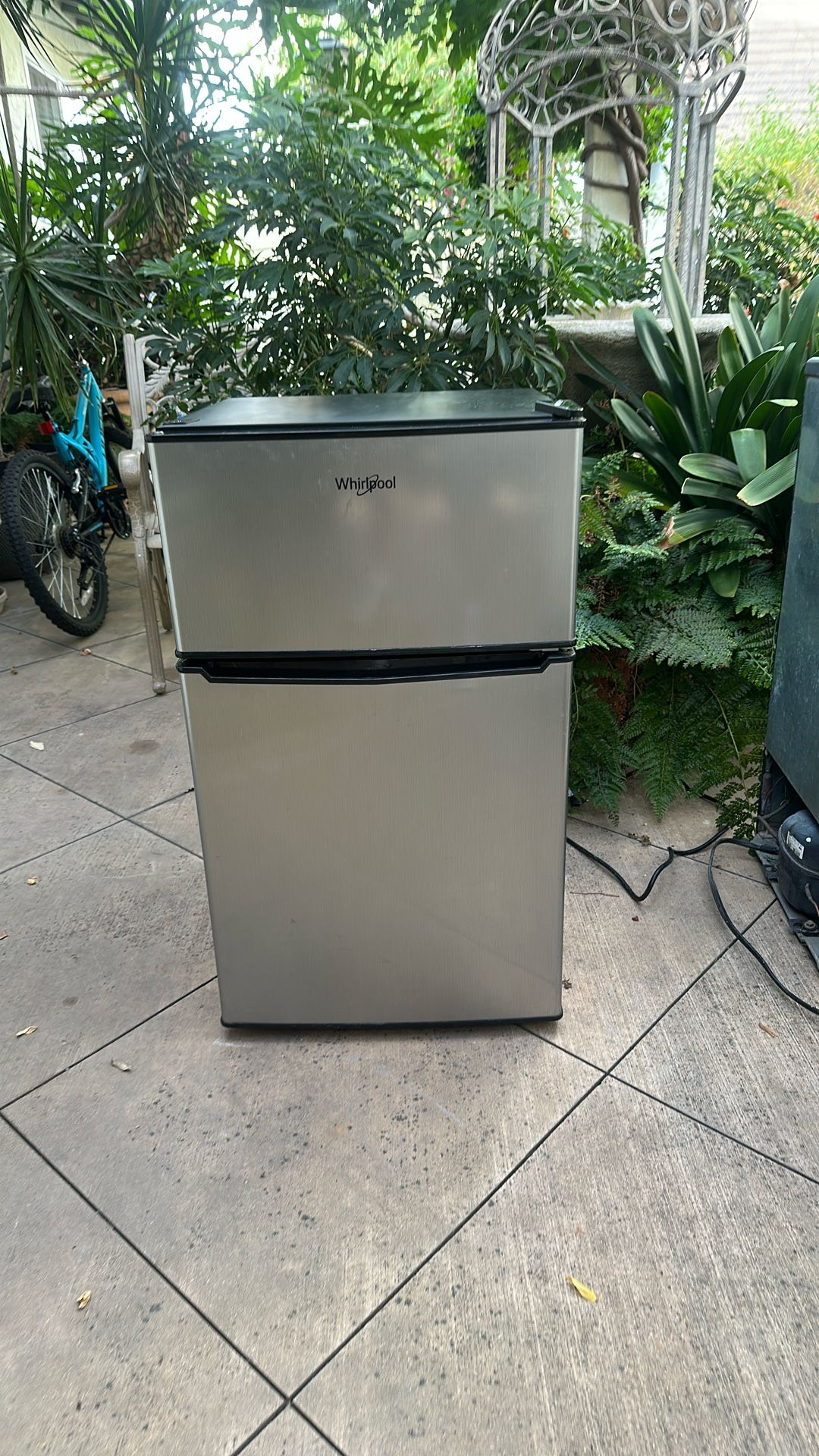 Whirlpool Micro Fridge
