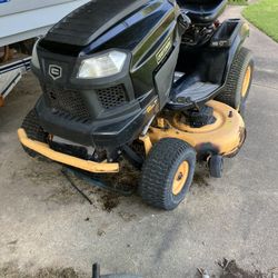 Riding lawnmower