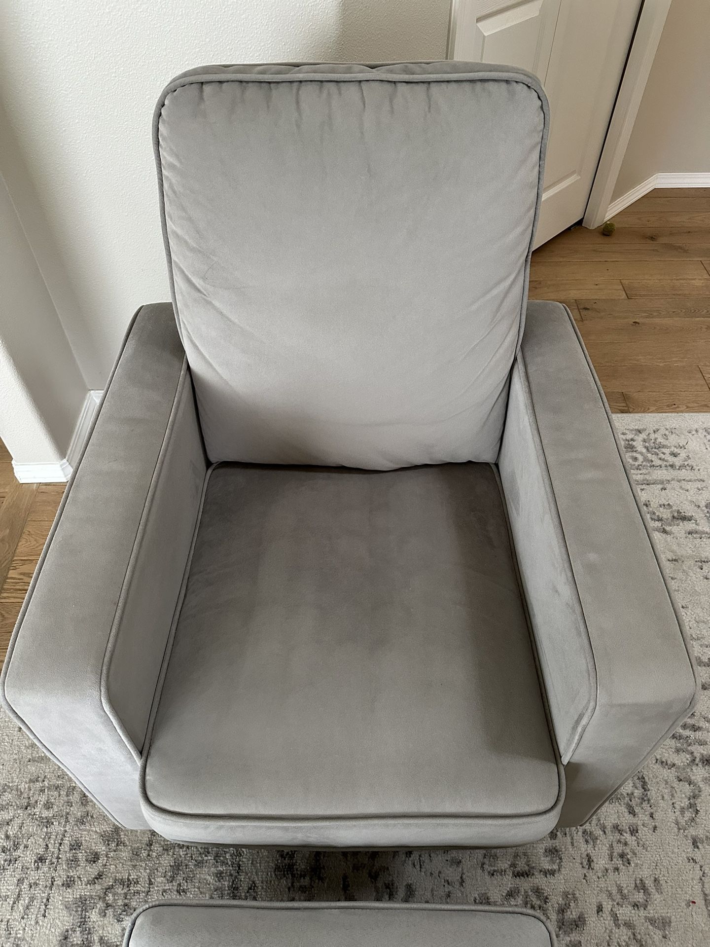 Nursery Glider Swivel Rocker Chair Delta Landry Glider Swivel