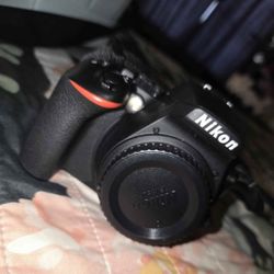 Nikon D5600 DSLR camera