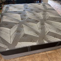 King Size Bed Mattress FREE boxsprings