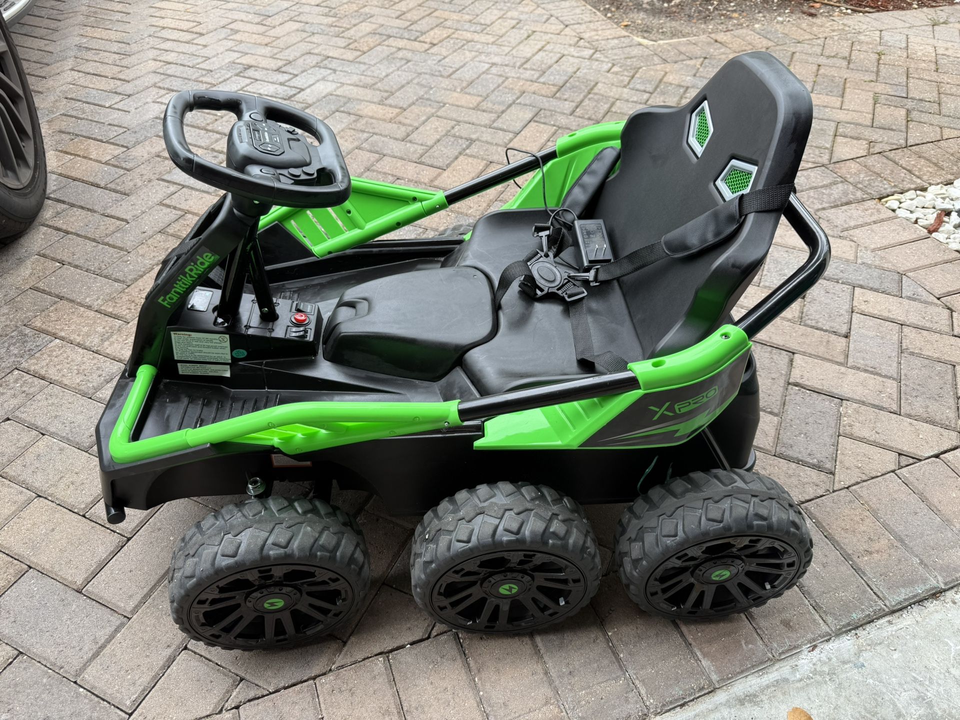 24 V 6×6 Kids’ UTV – 4×75 W 4WD, Bluetooth Sound & LED Lights, Metal Frame