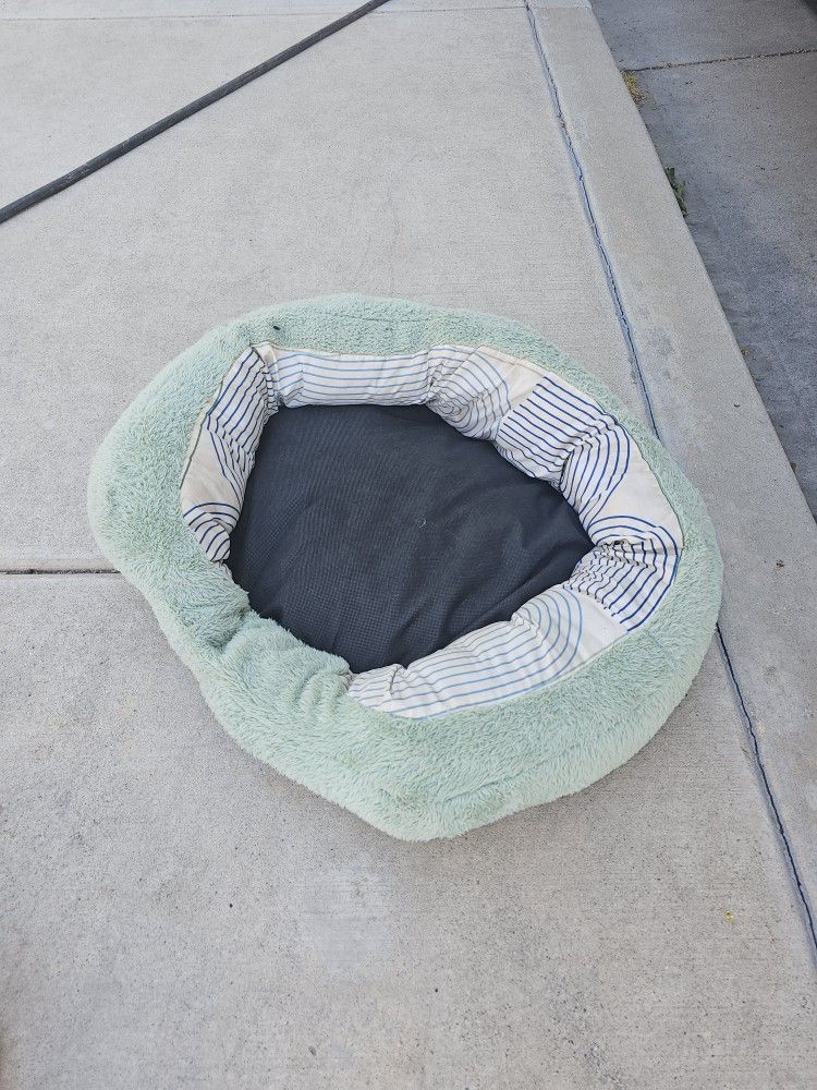 Dog Bed See The Pictures For Size