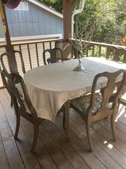 Table & Chairs