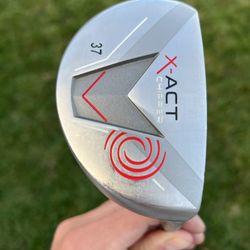 Odyssey X-Act Chipper – 37” | FREE Sunday Bag Included 