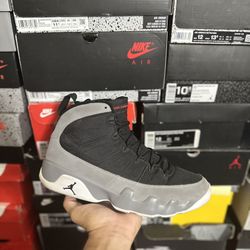 Jordan Particle Grey 9s size 9.5 VNDS 