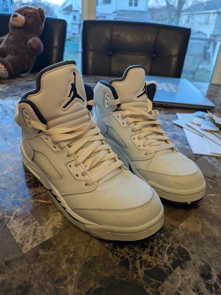 Few Pairs Of Jordans Some Only Worn Once Sizes 5.1/2--6