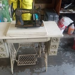 Old Singer Sewing 