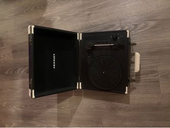 Crosley suitcase vinyl player