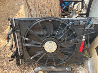 Radiator and fan for a 2006 -2010dodge charger