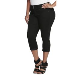 Torrid Three Button Black Cropped / Capri Jeggings - Size 16