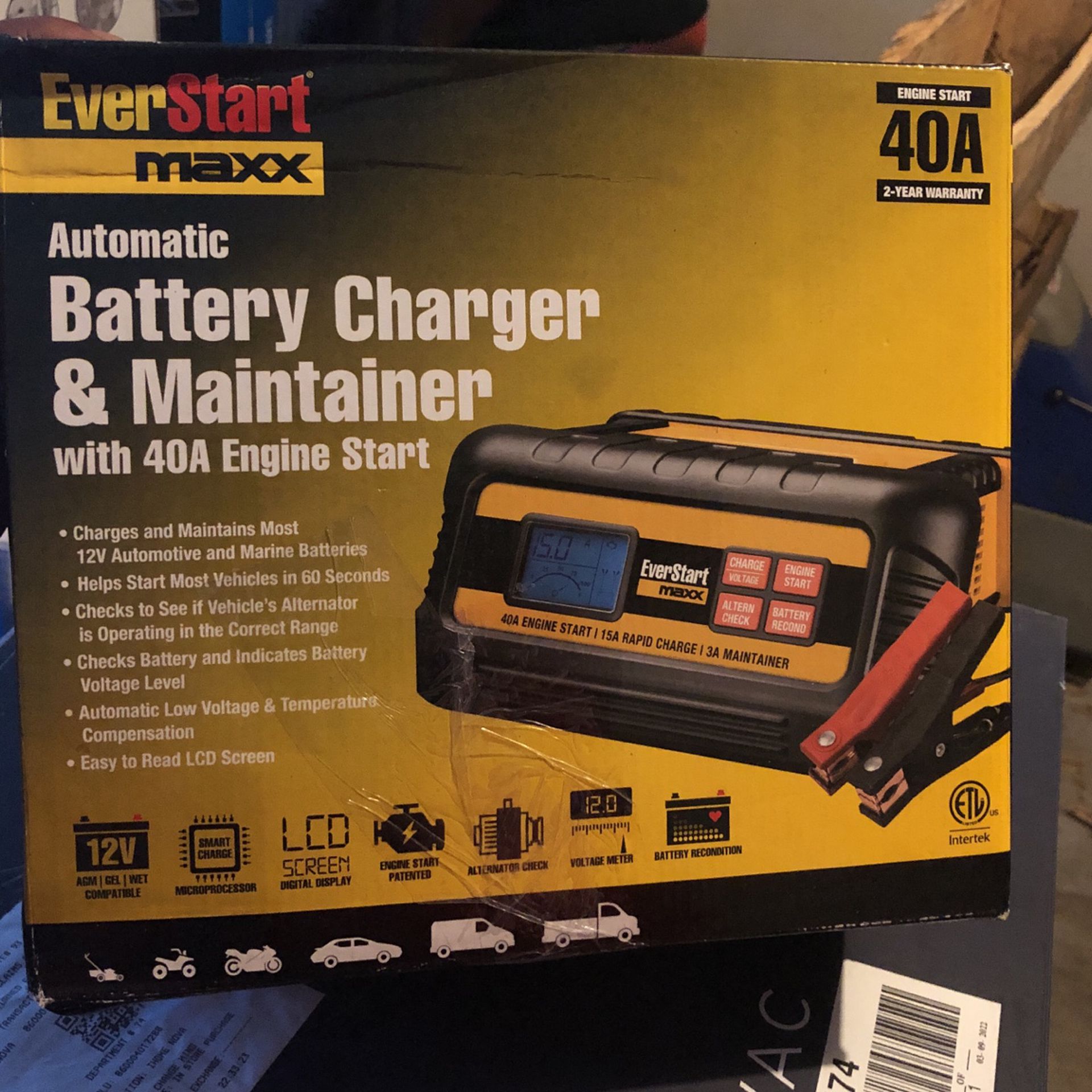 Everstart Battery Charger & Maintainer W/ 40A Engine Start for Sale in  Mesquite, TX - OfferUp