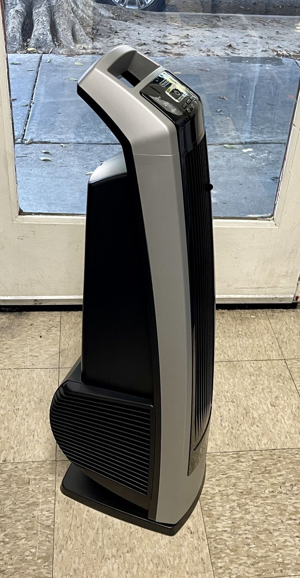 LASKO - 35 Inch Tower Fan - High speed - Remote Control for Sale in Los  Angeles, CA - OfferUp